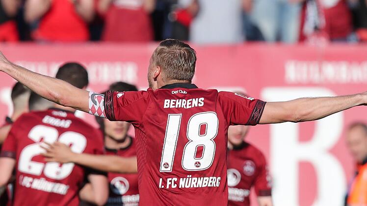 Gibt es auch an diesem Sonntag Grund zum Jubel f&uuml;r Club-Kapit&auml;n Hanno Behrens und seine Mannschaft? Denn wenn der FC Bayern M&uuml;nchen in N&uuml;rnberg zu Gast ist, hei&szlig;t die Konstellation: David gegen Goliath.  Foto: Daniel Karmann, dpa