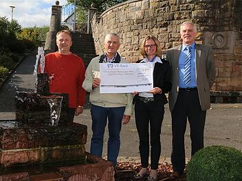 Spendenübergabe: Lothar Haas, Kurt Selbert, Bea Lieb und Jürgen Karle (von links). Foto: Gerd Schaar