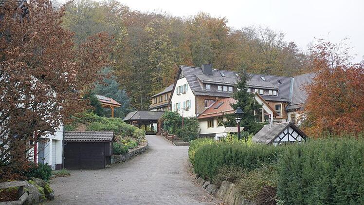Vor zehn Jahren haben Anke und Stefan Schroth die Leitung der  Christlichen Gästehäuser Hohe Rhön übernommen. Heute heißt die  Einrichtung  "Hohe Rhön - Tagungs- und Erholungszentrum". Foto: Marion  Eckert