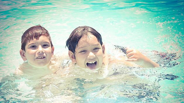 Symbolbild: Freibad, Kinder