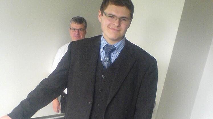 Christopher Jacob bei seinem Weggang vor zwei Jahren. Im Hintergrund der Coburger Gemeindevorsteher Ralf Keil.