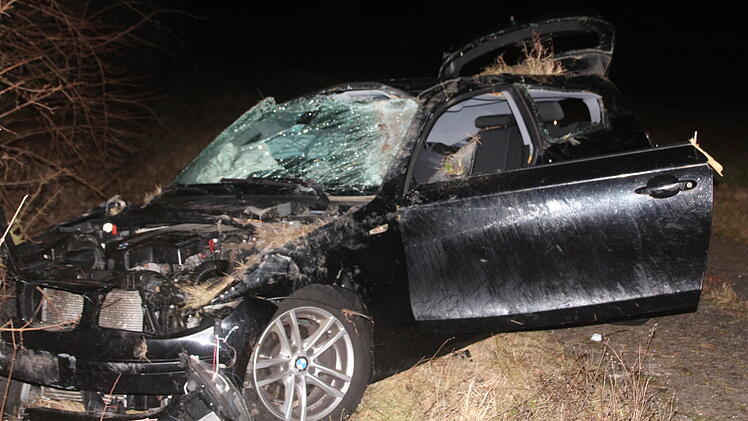 Fahranfänger (18) überschlägt sich mit Auto bei Bad Windsheim