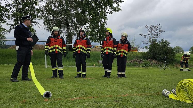 Oberfränkische Feuerwehrmannschaften nahmen an Bezirksleistungsmarsch teil