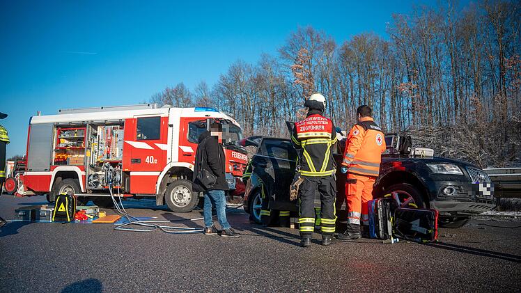 Mehrere Unf&auml;lle auf der Autobahn: Anzahl der Verletzten noch unklar
