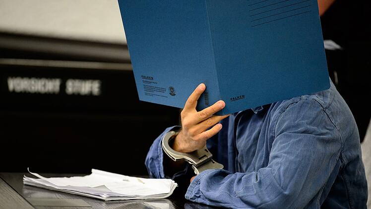 Prozess um Kriegsverbrechen gegen 24-J&auml;hrigen