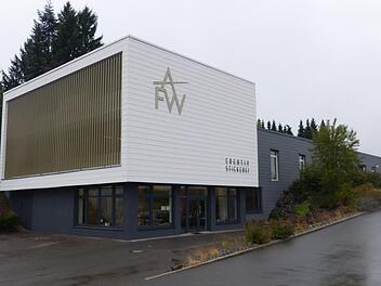 Die AFW-Creativ-Stickerei am ihrem neuen Standort direkt am Ortseingang von Marktleugast. kpw