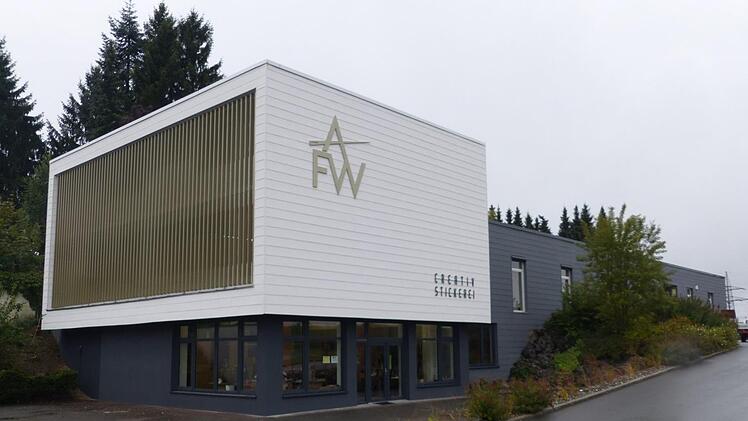 Die AFW-Creativ-Stickerei am ihrem neuen Standort direkt am Ortseingang von Marktleugast. kpw