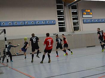 Das ersten Tor im Endspiel f&uuml;r die "Eichelsee Kickers" gegen "Kuyt & Friends" Fotos: privat