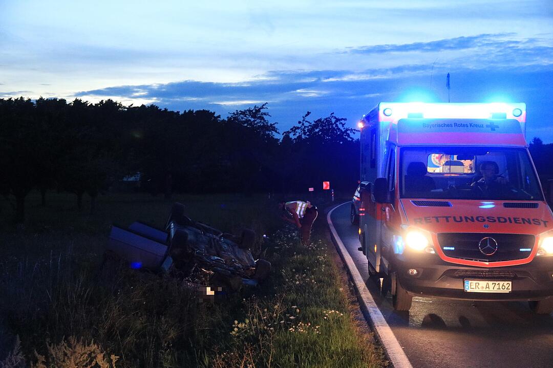 Mit Auto überschlagen: Betrunkener Mann verliert im Landkreis Forchheim die Kontrolle
