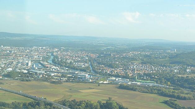 Entsteht nördlich der B26 bad ein Gewerbegelände? Foto: Ronald Rinklef