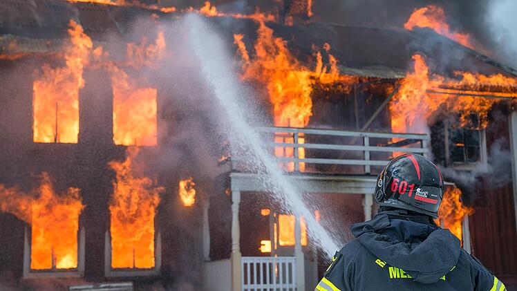 Brand in einem Doppelhaus im Landkreis Ansbach
