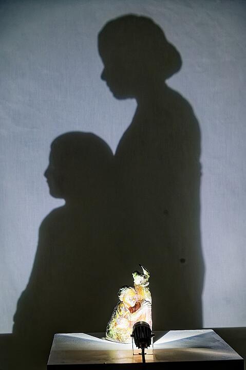 Eine magische Kulisse mit effektvoll platzierter Lichtkunst.