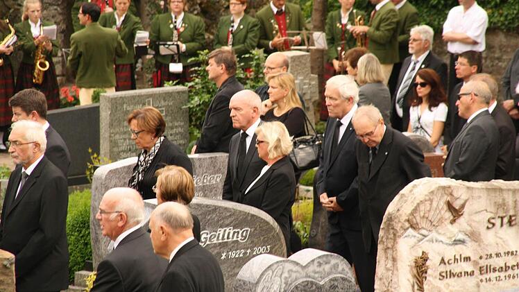 26.06.2015: Beisetzung von Altlandrat Herbert Neder in Oberthulba. Foto: Paul Ziegler