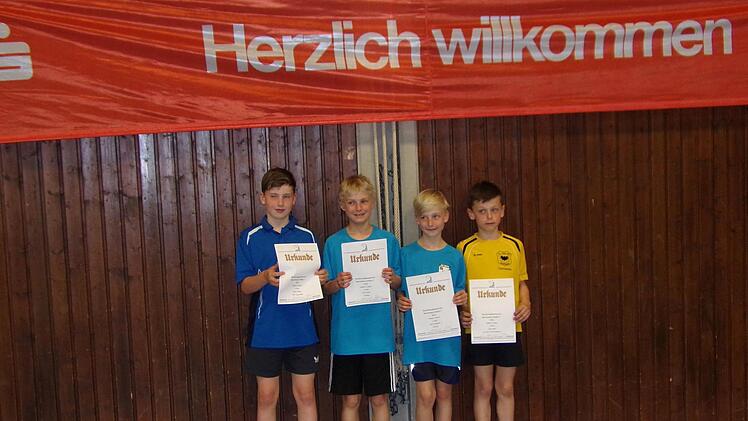 C-Schüler (von links): Oskar Fiedler (TTC Unterzettlitz), Nico Fischer (SV Berg), Nils Schlembach (SV Berg) und Noah Leffer (FC Adler Weidhausen).