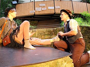 Operettenherzige Landstreicher in Heldritt: Agnes Palmisano und Harald Wurmsdobler. Carolin Herrmann