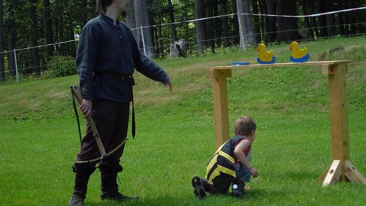 Mit Armbrust auf Entenjagd Foto: Werner Vogel