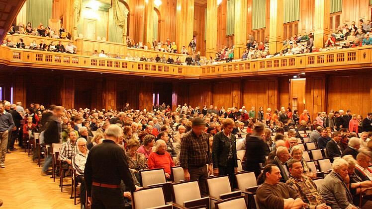 Der Max-Liuttmann-Saal war voll besetzt. Foto: Ralf Ruppert