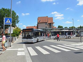 Der Endhalt der StUB ist im Bereich des früheren Bahnhofs, der Busbahnhof an der Schütt (Foto) bleibt für den Busverkehr freilich erhalten.  Foto: Bernhard Panzer