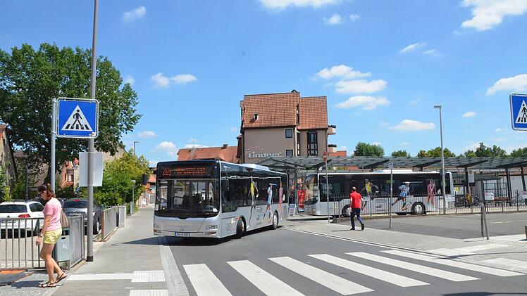 Der Endhalt der StUB ist im Bereich des früheren Bahnhofs, der Busbahnhof an der Schütt (Foto) bleibt für den Busverkehr freilich erhalten.  Foto: Bernhard Panzer