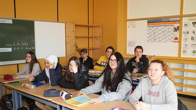 Die 9 V1 besteht aus 19 Sch&uuml;lerinnen und Sch&uuml;lern, die aus dem gesamten Landkreis stammen.
