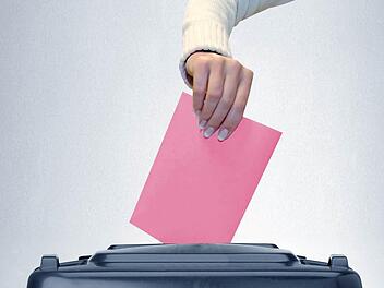 Die Wahl in Uehlfeld muss wiederholt werden.  Foto: dpa/Grafik: Franziska Schäfer