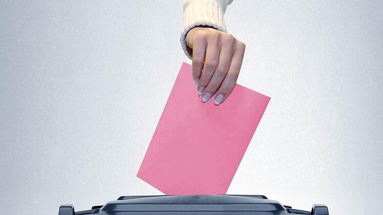 Die Wahl in Uehlfeld muss wiederholt werden.  Foto: dpa/Grafik: Franziska Schäfer