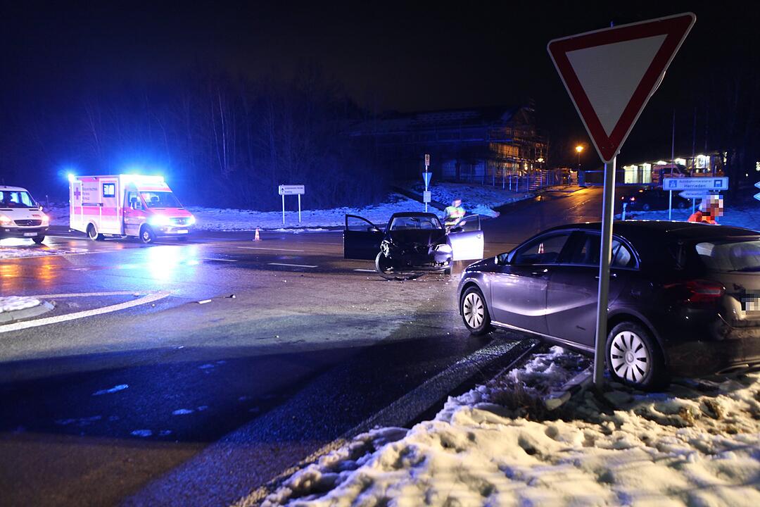 Drei Verletzte bei einem Verkehrsunfall in Mittelfranken