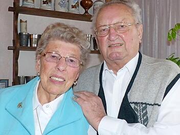 Seit 60 Jahren verheiratet: Eva und Elmar Fösel Foto: Bärbel Meister