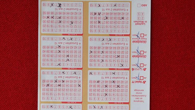 Ist dieser Schein 90 Millionen Euro wert? Wir werden sehen. Foto: Ronald Rinklef