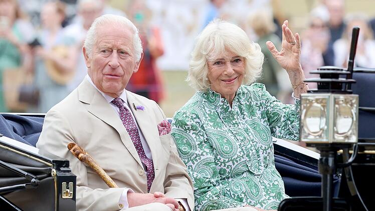 K&ouml;nig Charles III. und K&ouml;nigin Camilla