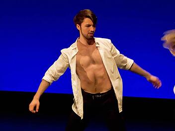 Federico Frigo, hier in einer früheren Produktion des Landestheaters, wird den sich ohne jedes Mitgefühl immer neuen Bestialitäten hingebenden Alex darstellen.  Fotos: Archiv/Jochen Berger