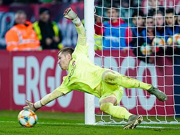 Torwart Lennart Grill in Aktion. Foto: Uwe Anspach/dpa