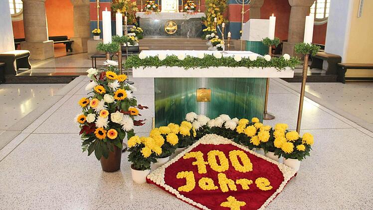 Der festlich geschmückte Altar