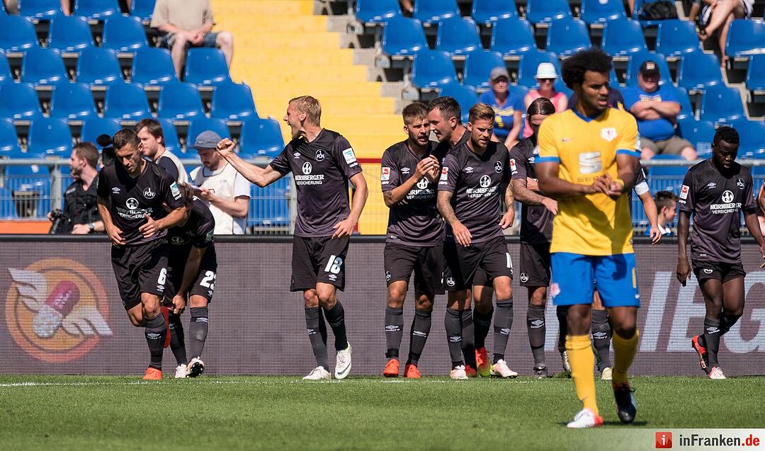 Der 1. FC Nürnberg geht mit 6:1 bei Eintracht Braunschweig unter