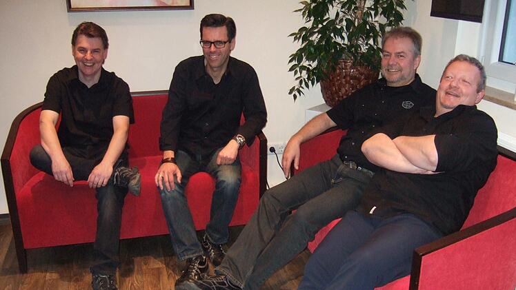 Das Quartett von Rocktime hat zahlreiche Rock-Klassiker im Repertoire - von A wie AC/DC bis Z wie (Led) Zeppelin.