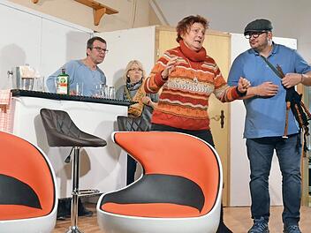 Eifrig bei der Probe (von links): Wolfgang Finzel, Marita Arbeiter, Christa Eichhorn und Andreas Lutz. Foto: Rainer Lutz