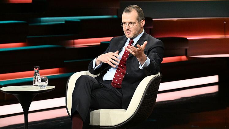 Milit&auml;r-Experte Matthias Strohn sah Parallelen zu fr&uuml;heren US-Eins&auml;tzen und kritisierte "falsche Analysen zu Beginn".