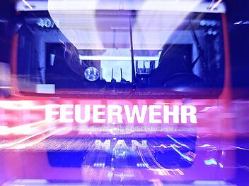 Die Feuerwehr musst am Samstag zu einem Wohnungsbrand in Forchheim ausr&uuml;cken. Der Bewohner der Wohnung lie&szlig; sich davon aber nicht st&ouml;ren. Symbolbild: Ferdinand Merzbach