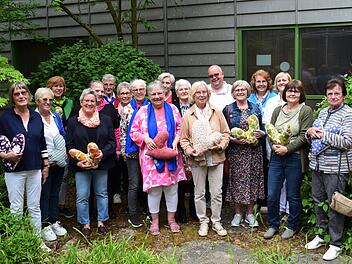 Landkreis Kitzingen: Für Frauen mit Brustkrebs - gespendete Herzkissen helfen mental und körperlich Landkreis Kitzingen: Für Frauen mit Brustkrebs - gespendete Herzkissen helfen mental und körperlich