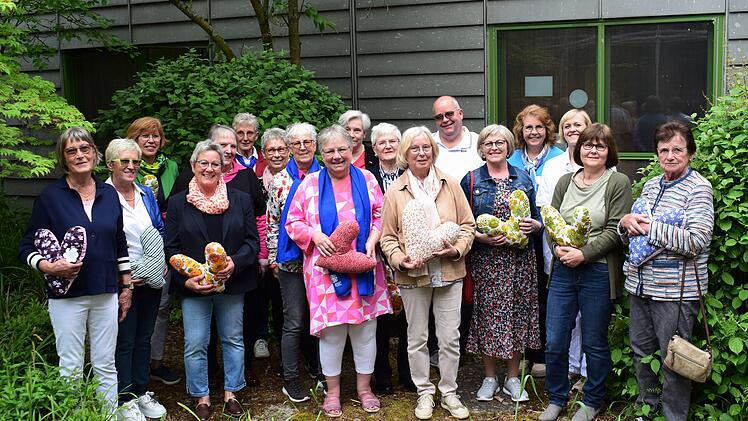 Landkreis Kitzingen: F&uuml;r Frauen mit Brustkrebs - gespendete Herzkissen helfen mental und k&ouml;rperlich