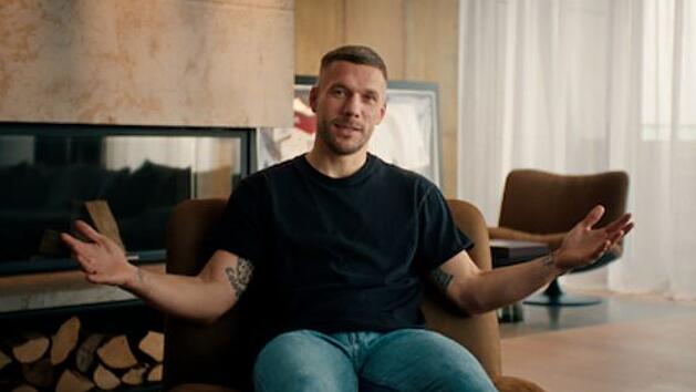 Lukas Podolski gibt in der Netflix-Doku "Poldi" private Einblicke.