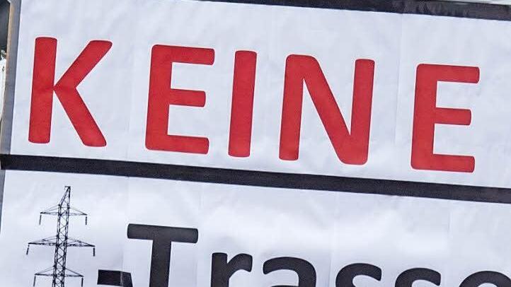 Keine Stromtrasse soll es in Schondra geben, so das Bestreben der Bürgerinitiative.  Symbolfoto: Armin Weigel/dpa