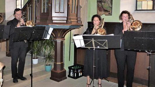 Den Solopart von "Londonderry air" übernahm Kerstin Dikhoff (Bildmitte), eine hauptamtliche Kollegin von Kirchenmusikdirektor Dieter Wendel.