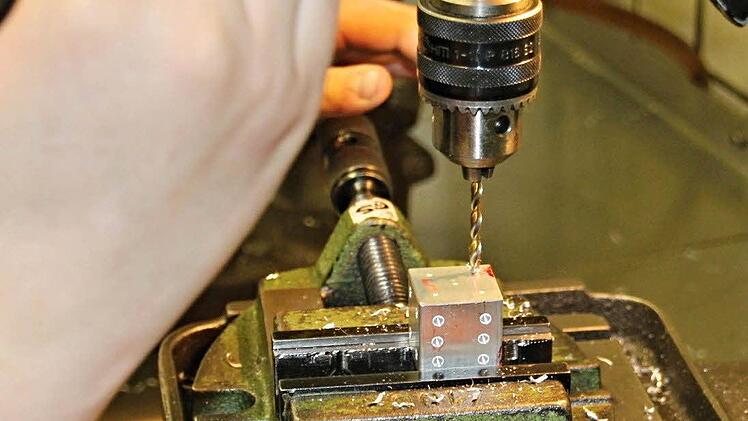 Präzision ist beim Bohren gefragt, wo es um hundertstel von Millimetern geht. Foto: Helmut Will