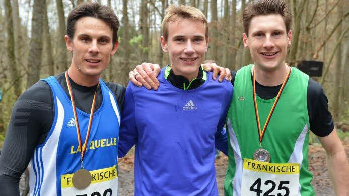 Die drei schnellsten Männer beim Halbmarathon, von links Patrick Weiler, Luca Hilbert und Michael Wetteskind