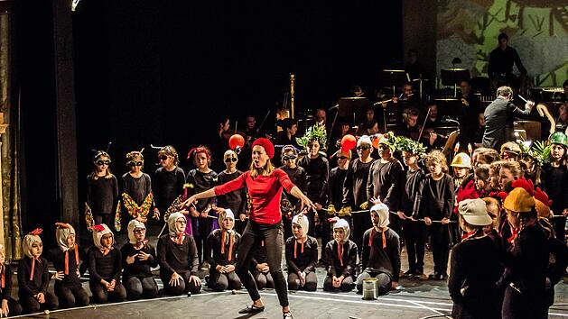 "Compose Jan&aacute;cek": Sch&uuml;ler aus Neustadt und Coburg pr&auml;sentierten ihre Version der Oper "Das schlaue F&uuml;chslein" im Landestheater. Foto: Jochen Berger