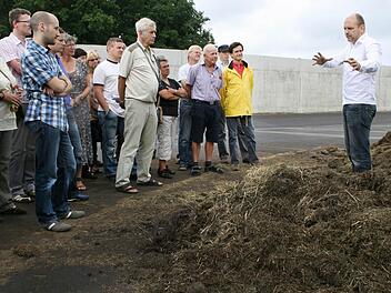 Geschäftsführer Christof Thoss erklärt bei Führungen das Prinzip der Anlage.         Foto: Mathias Erlwein