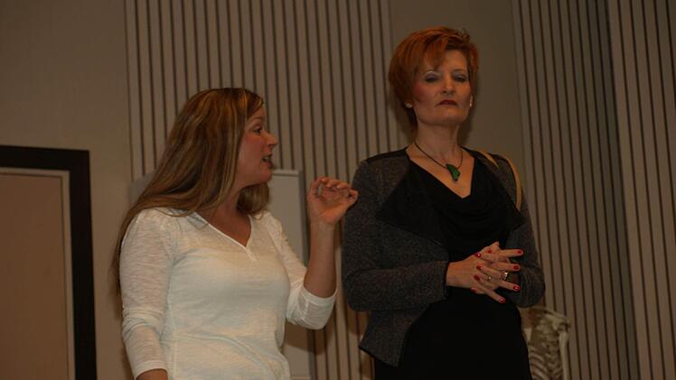 Die Komödie "Gute Besdserung" mit der Theatergruppe des TSV Oerlenbach. Foto: Stefan Geiger