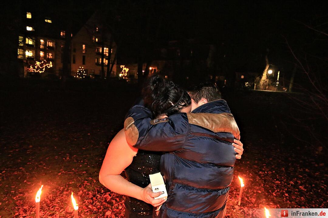 Ela gesteht Stefanie in Burgfarrnbach ihre Liebe