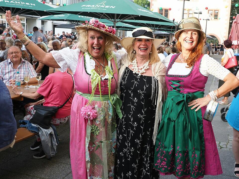 Authentische Saaletal-Weine, Spitzen-Bands und kulinarische Köstlichkeiten.